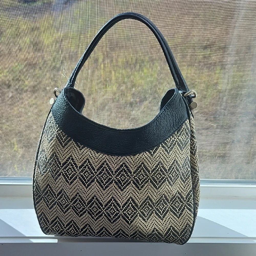 Banana Republ8c Black and Tan Geometric Patterned Women's Clutch Purse - Picture 4 of 6